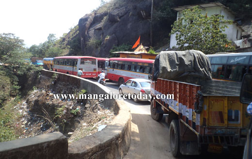 Charmadi Ghat traffic